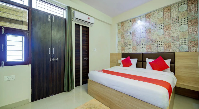 OYO 14565 Hotel Snazzy