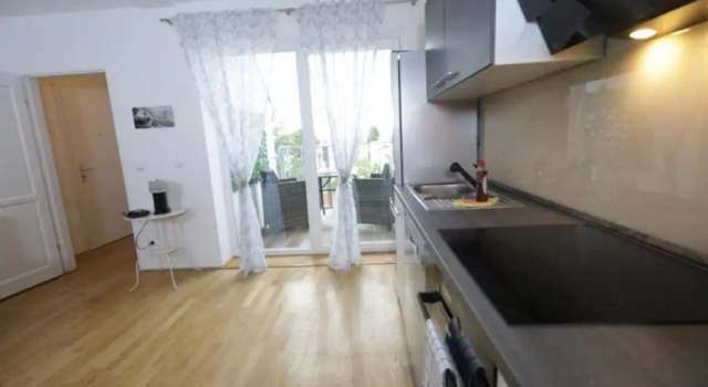 Sunny & cozy Penthouse with Balcony DG5, Prenota Hotel Vienna Austria