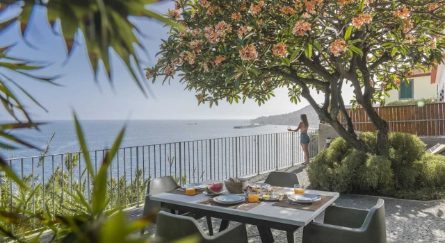 Коттедж House by the Sea, With Harbor View - Lazareto Mar