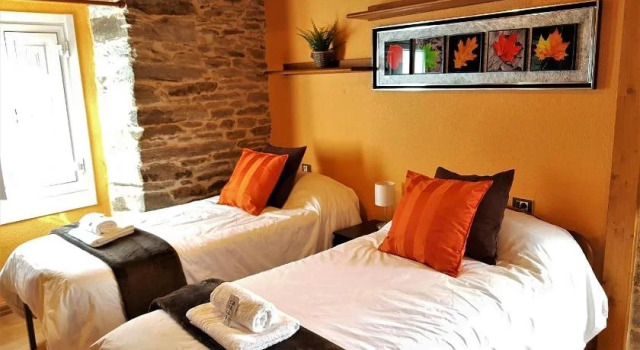 Aqua Rooms Sarria, Забронировать Отель Саррия Lugo Province, рядом с Церковь Сантьяго-де-Барбадело