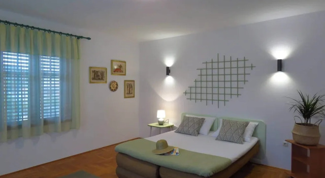 Holiday House With sea View, Outdoor Pool and Free Private Parking, Забронировать Вилла Отели Рогозница с бассейном, Бассейн