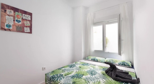 Cozy 3 bed apartment in the heart of Alicante, Забронировать Апартаменты/квартира Аликанте Памплона, рядом с Central Market of Alicante