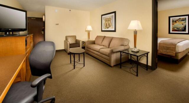 Suite Drury Inn & Suites Springfield IL
