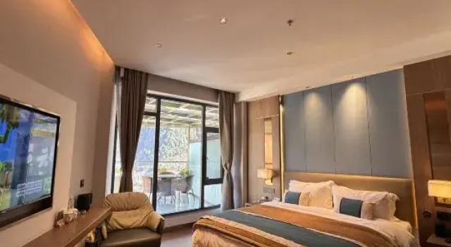 Люкс с балконом и с видом на реку Nujiang Gongshan · Linqi Guyin | Elegant · Modern Minimalism Design Hotel