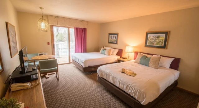 Somerset Inn & Suites