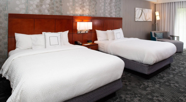 Четырёхместный номер Standard Courtyard by Marriott High Point