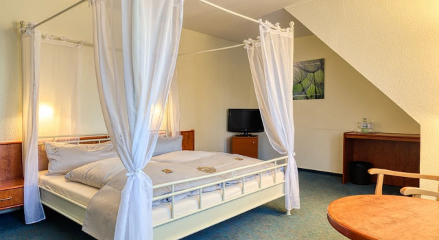 HOTEL alter Landsitz, Забронировать Отель Грабовхёфе 