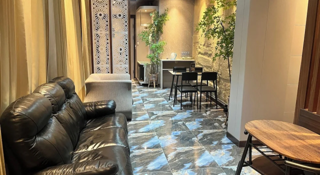 Двухместный семейный люкс Royal с видом на город Avery De Grand City Hotel Bandung
