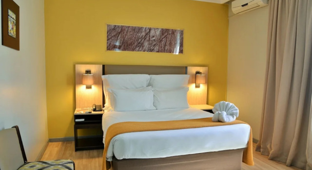 Habitación doble Estándar con vista al jardín Cresta Oasis Hotel