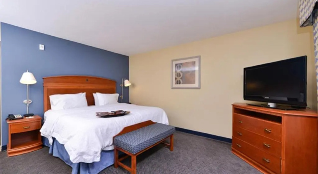Номер Standard с видом на море Hampton Inn Evanston