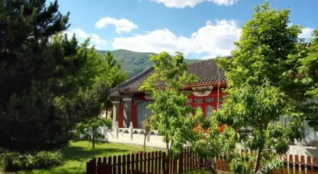 Sunlon Xiangshan Conference Center, Забронировать Отель Пекин район Пекина, рядом с Фрагрант Хиллс (Скоростной трамвай)