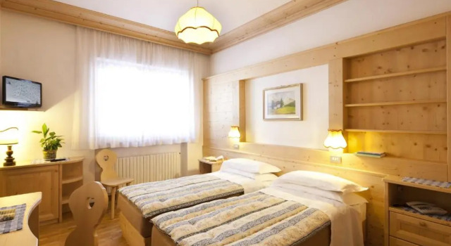 Двухместный номер Standard с видом на горы Hotel Bellaria - Cortina dAmpezzo - parking