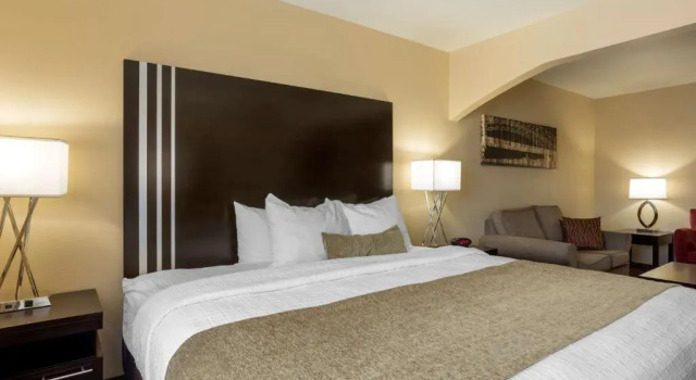 Номер Deluxe Best Western Plus Capital Inn