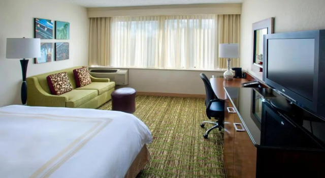 Номер Standard Boston Marriott Peabody