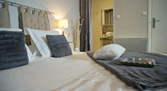 Appart Hôtel Lille - SUZANNE, Забронировать Отель Отели Лилля с парковкой, рядом с Chambre de Commerce, Парковка