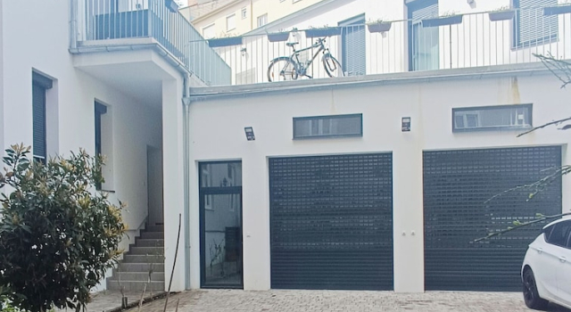 Cozy Apartment with Free Parking, Rezerwuj Apartament Hotele w Wiedeń z parkingiem, Parking