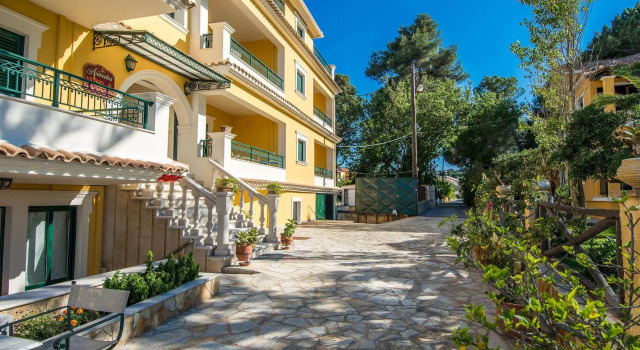 Andreolas Luxury Suites, Забронировать Гостевой дом Гостевые дома Закинфа, рядом с Пляж Циливи, Гостевой дом