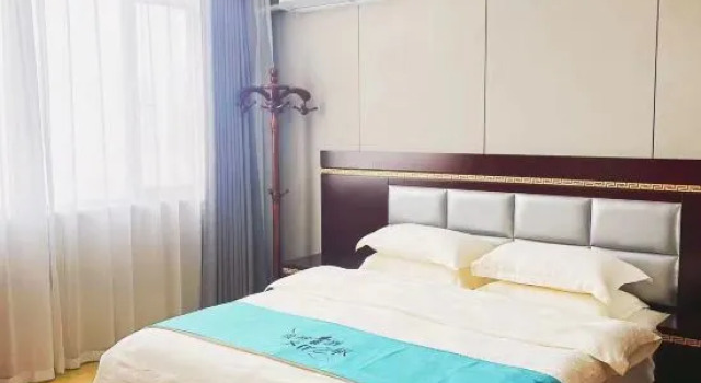 Люкс Executive Sun And Moon International  Hotel (Zhenyuan Ancient Town Branch)