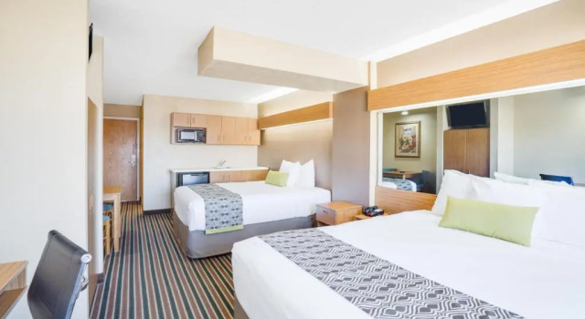 Люкс Deluxe Microtel Inn & Suites by Wyndham Pigeon Forge