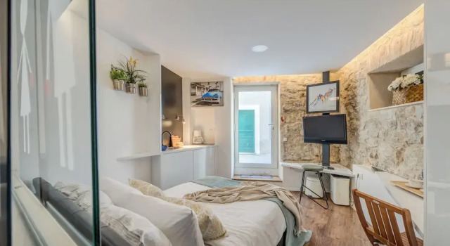 Versi & Note Luxury Rooms, Book Guesthouse Split Split-Dalmatia County, near Ethnographic Museum Split