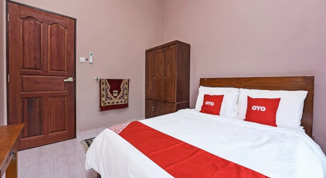 Номер Standard OYO Home 90448 Nurbayu Guest House
