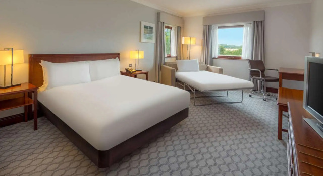 Двухместный Family номер Deluxe Hilton East Midlands Airport