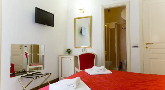 Двухместный номер Economy Best Suites Pantheon