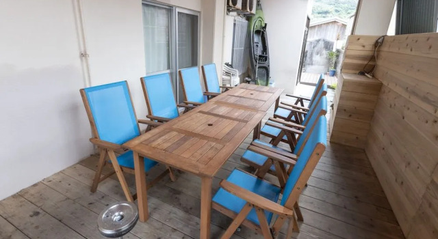 Kame Kame House, Book Hotel Hoteller i Gishifu Island med parkering, Parkering