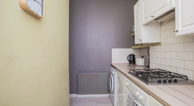 Bright 1 Bedroom Flat in Oval