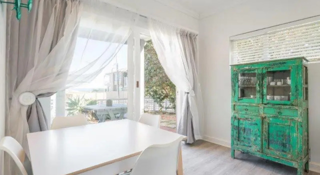 Rinkink Beach House, Забронировать Отель Уайлдернесс Джордж, рядом с Milkwood Village Shopping Centre