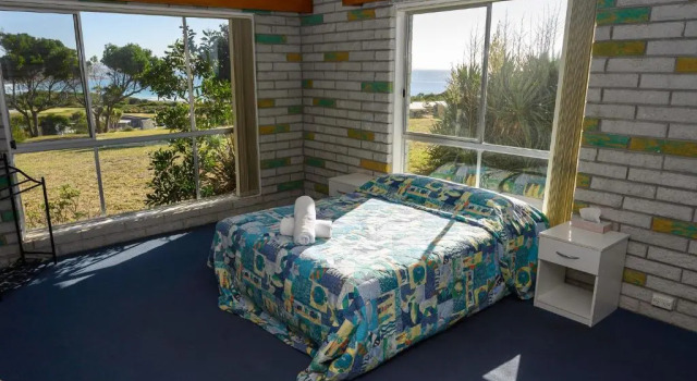 Коттедж с 6 комнатами White Sands Estate
