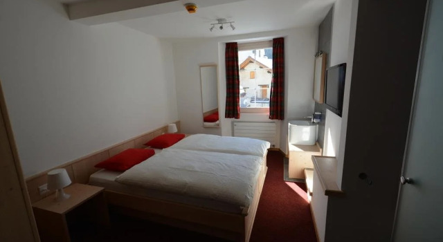 eRoom, Book Hotel Mesocco Moesano