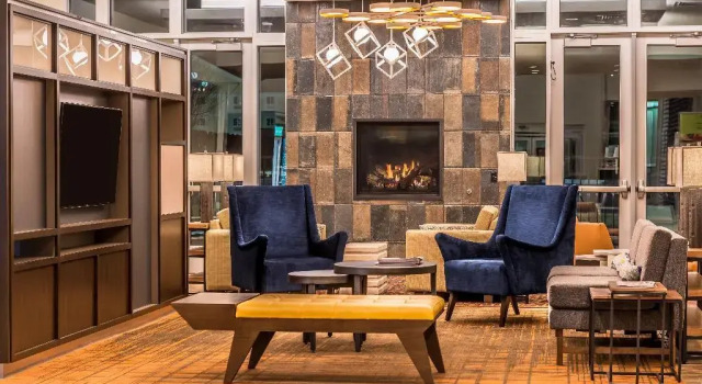 Holiday Inn Joplin by IHG, Rezerwuj Hotel Hotele w Ozark z parkingiem, Parking