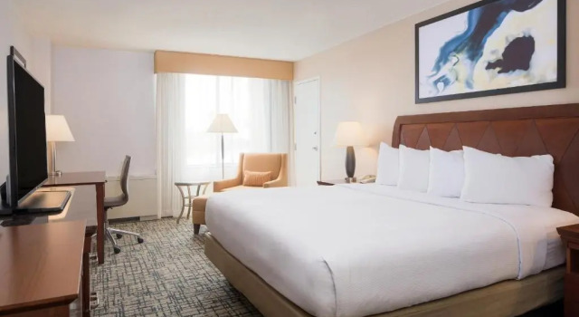 Двухместный номер с балконом DoubleTree by Hilton Hotel Syracuse
