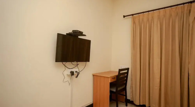 SilverKey Executive Stays 24150 Egmore, Забронировать Отель Отели Ченнаи с парковкой, рядом с Connemara Public Library, Парковка
