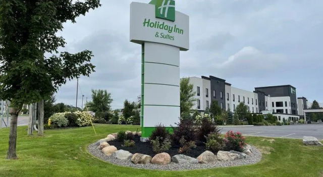 Полулюкс Holiday Inn & Suites Syracuse Airport - Liverpool by IHG