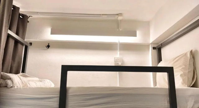 Кровать в общем номере (женский номер) Hobnob Hostel