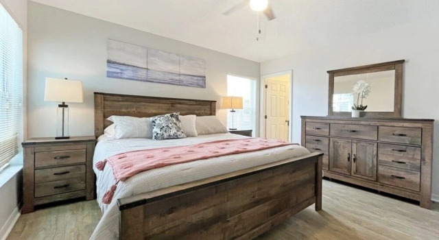 Holborn Delight 3 Bedroom Home by RedAwning, Book Feriehus Hoteller i Four Corners med pool, Swimmingpool