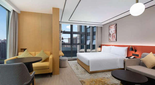 Номер Deluxe Hilton Garden Inn Beijing Huaxiang Tiantan Hospital