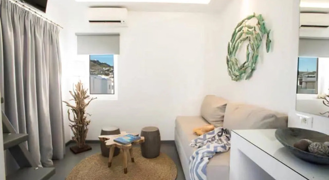 Jonaz Rooms & Suites, Забронировать Отель Отели Орнос с парковкой, Парковка