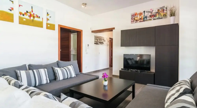 Extravagant Villa in Can Tomas with Pool & Hot Tub, Book Villa Sant Antoni de Portmany 