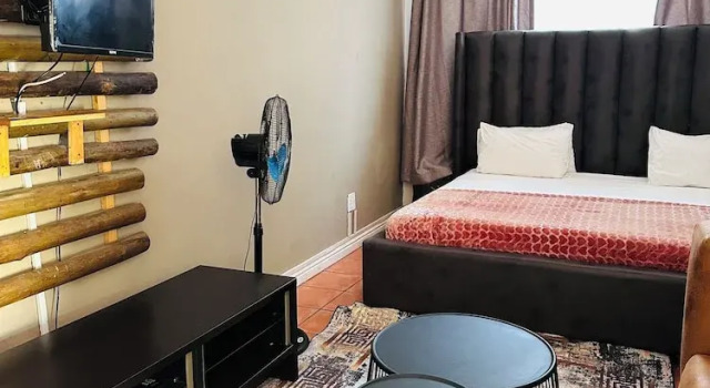 Студия Classic Karibu Guesthouse