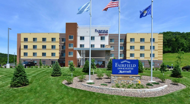 Кровать в общем номере Fairfield Inn & Suites by Marriott Eau Claire/Chippewa Falls