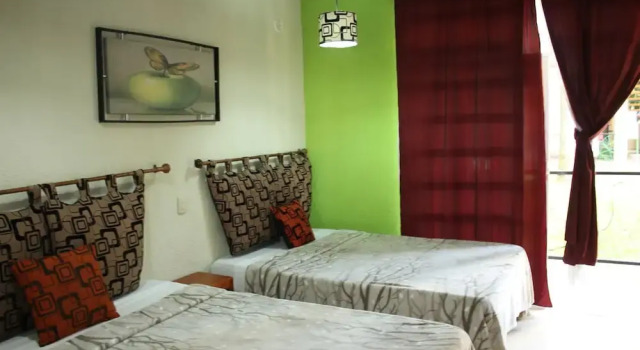 Трёхместный номер Standard с балконом Hotel Cascada Huasteca