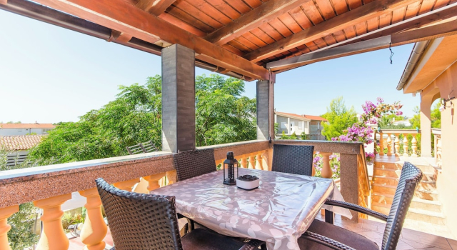 Апартаменты Apartments Lovely Courtyard