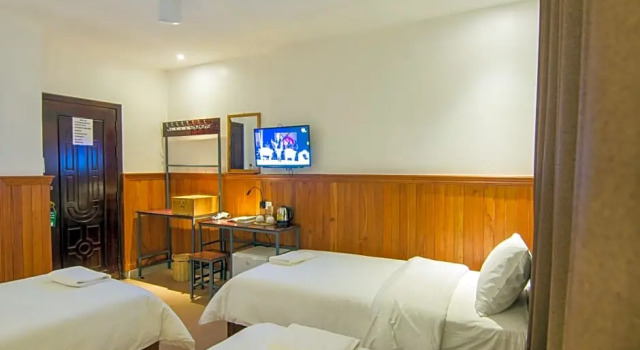 Трёхместный номер Standard Yellow Hostel
