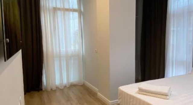 Centrally located Glamorous Bright APT near Bazaar