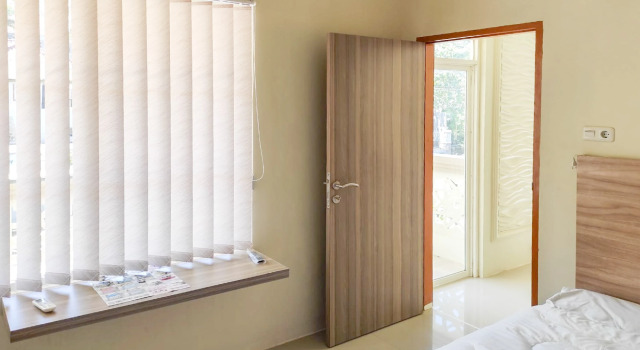 RedDoorz Syariah at Karema Area Mamuju, Book Bed and Breakfast Cheap Hotels in Sulawesi
