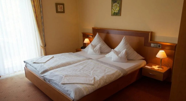 Hotel Reichsschenke Zum Ritter Götz, Забронировать Отель Отели Трабен-Трарбах с парковкой, Парковка