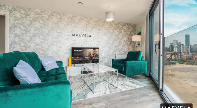 MAEVELA Apartments - Luxury Top Floor Penthouse - With Parking - 2 Bedroom New Build Apartment ✪ City Centre, Digbeth ✓ With Huge Patio Sliding Doors - CITY VIEW - ROOFTOP TERRACE - PS4 & Smart TV's, Забронировать Апартаменты/квартира Отели Бирмингема с парковкой, рядом с Бирмингемский городской университет, Парковка